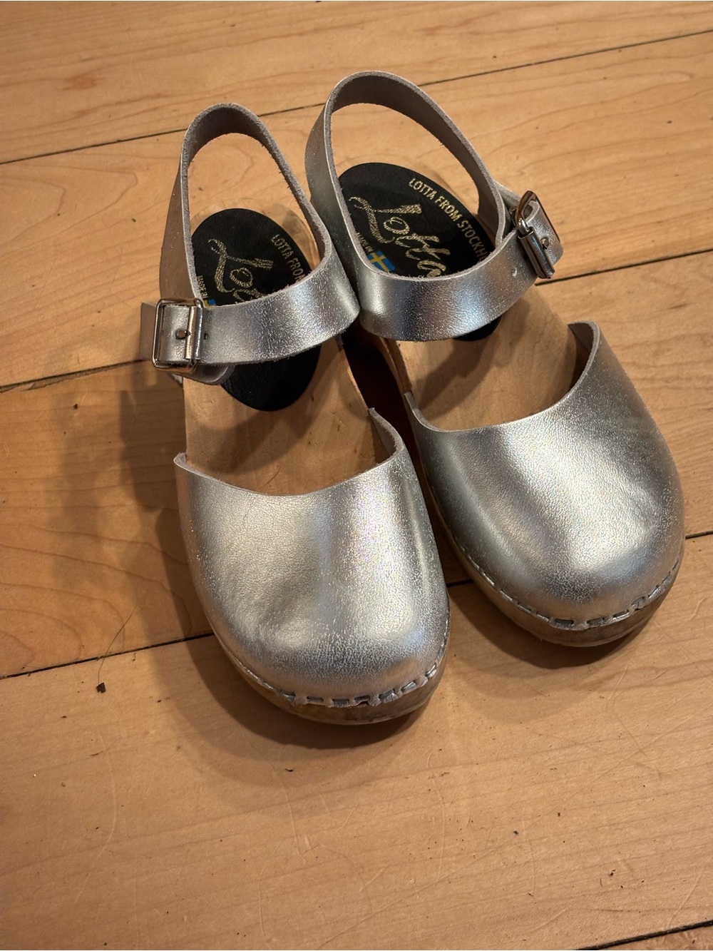 Lotta From Stockholm Girls Metallic Silver Mary Jane Clogs